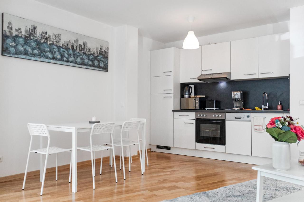 Gasometer Apartment - Designer Building With Amazing View Βιέννη Εξωτερικό φωτογραφία